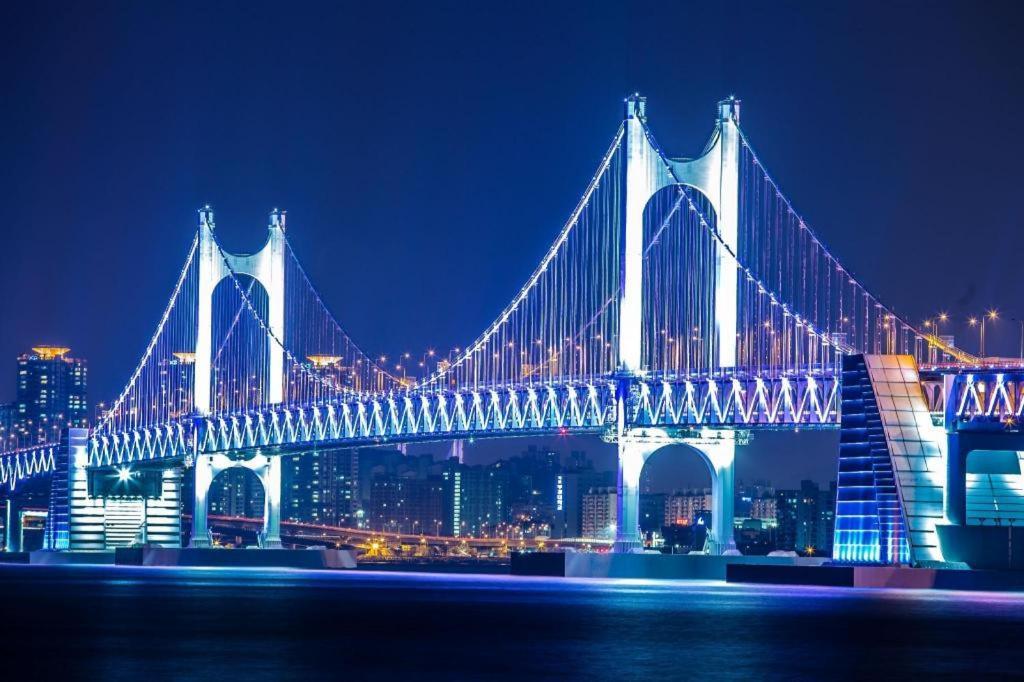 Ramada Encore By Wyndham Busan Haeundae Екстер'єр фото