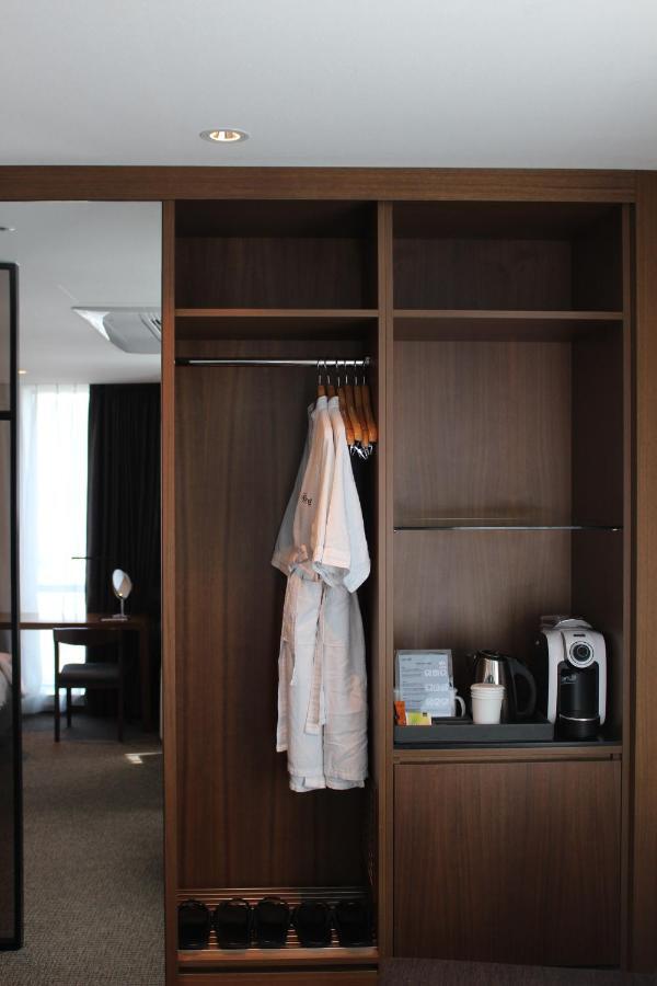 Ramada Encore By Wyndham Busan Haeundae Екстер'єр фото